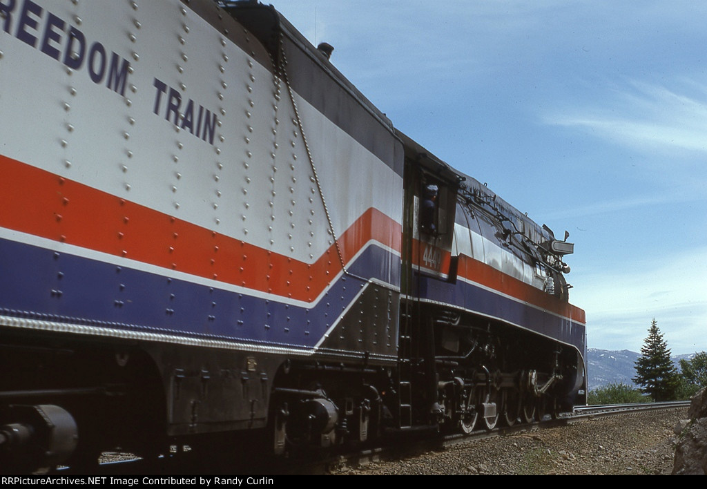 AFT 4449 running east over Donner